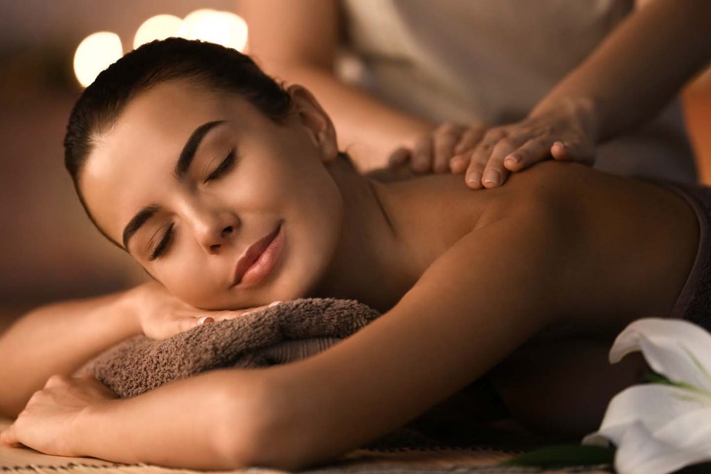 massage dos femme, massage, thérapie naturelle